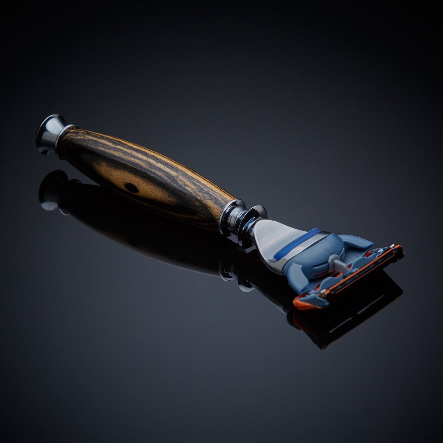 handmade razor for Gillette fusion in Black and White Ebony