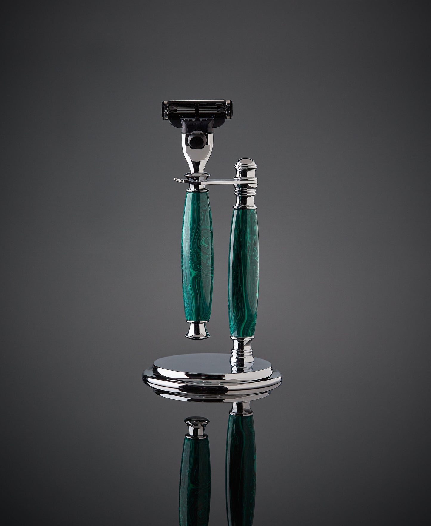 The Serpentine Shave Set