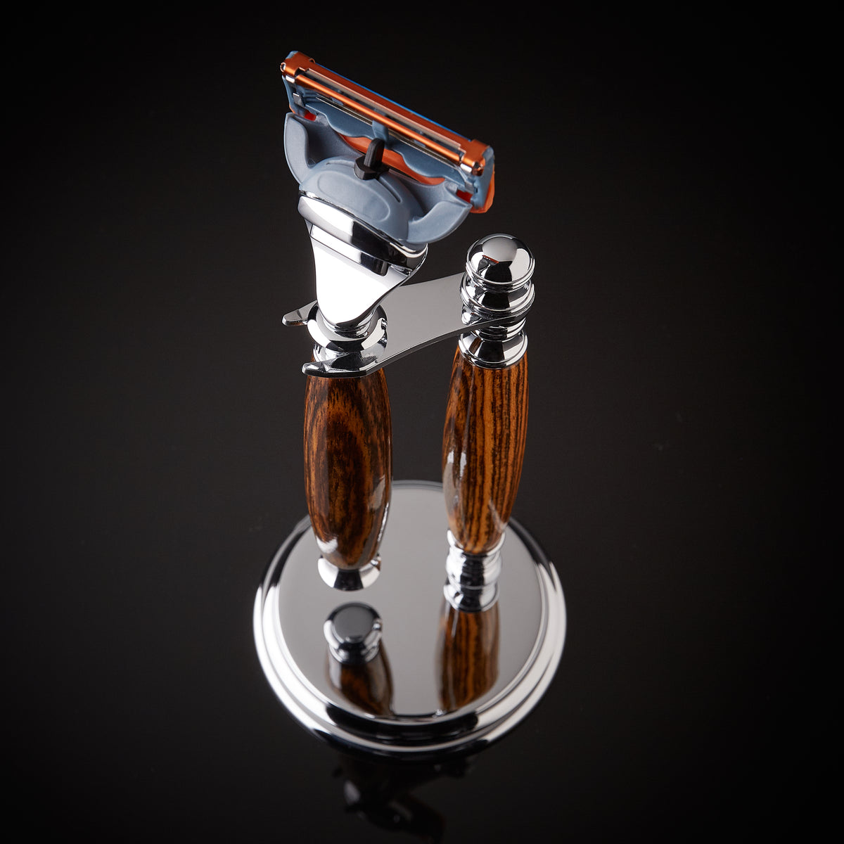 Tigerwood Gillette Fusion razor and matching stand