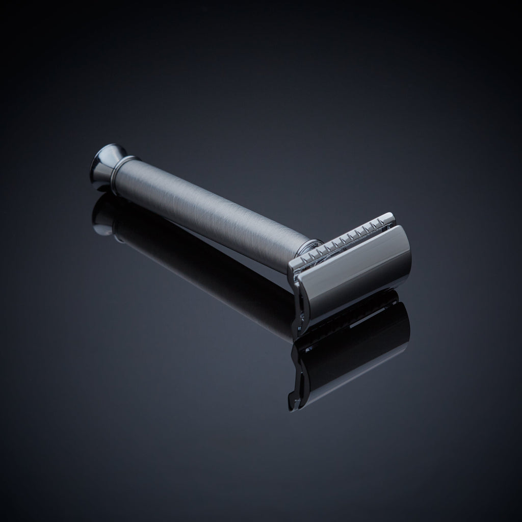 The Oslo Brushed Aluminum Razor