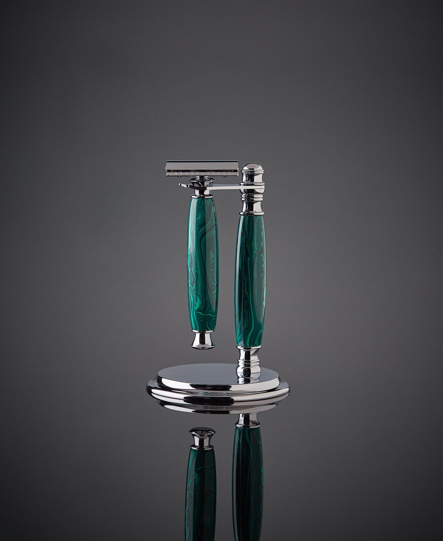 The Serpentine Shave Set
