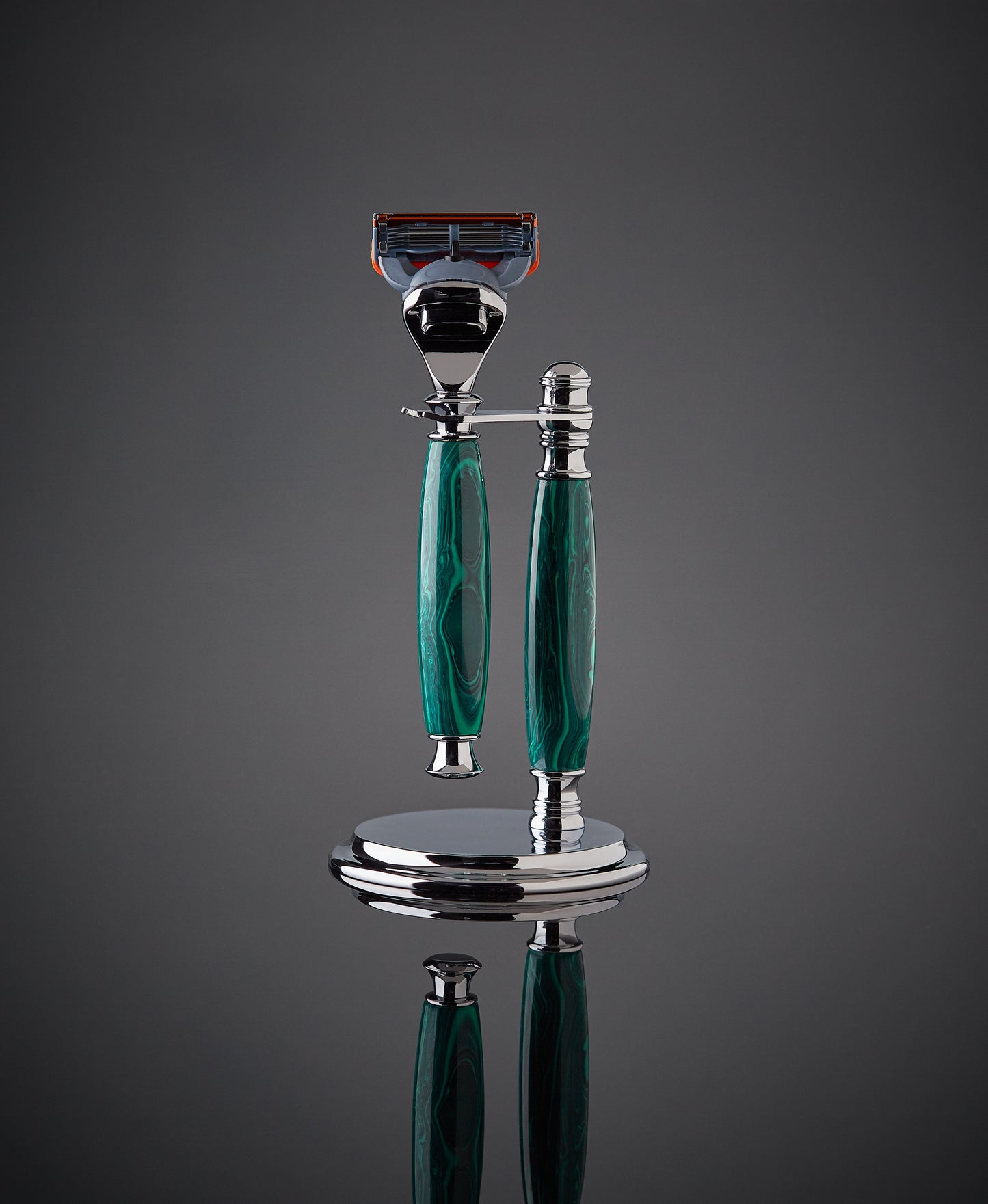 The Serpentine Shave Set